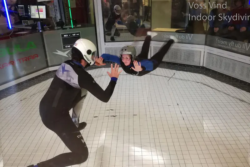 Indoor skydiving in the wind tunnel