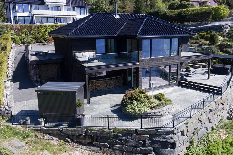 Villa Bjørge by the sea in Bergen