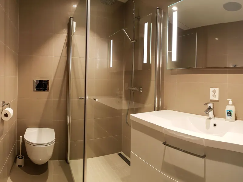 Bathroom on the ground floor